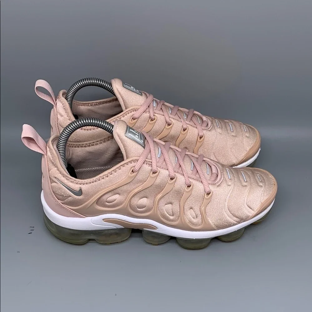 Nike Air VaporMax Plus Pink Oxford DM8327-600 Women's‎ Sz 8.5